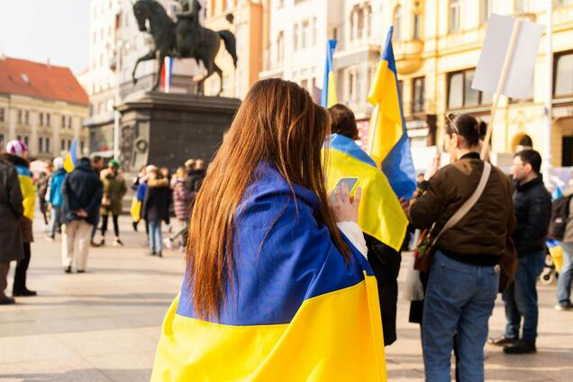 Поляки вважають підтримку українських біженців завеликою