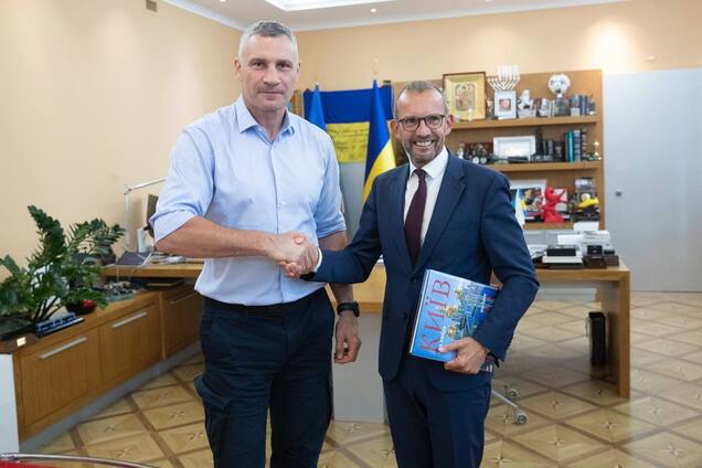 Кличко зустрівся з головою комітету з питань оборони Бундестагу Томасом Рьовекампом