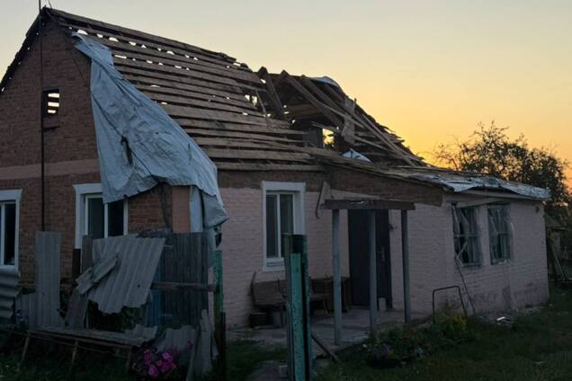 Оккупанты ударили по поселку на Харьковщине: есть жертва, три человека пострадали. Фото