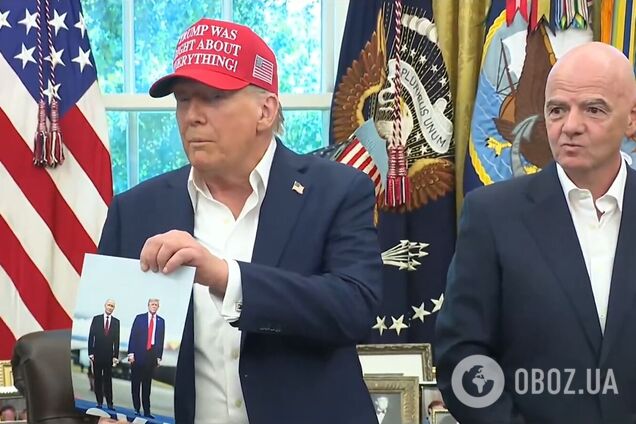 Трамп показал фото с Путиным и сказал, при каких условиях пригласит его на чемпионат мира по футболу. Видео