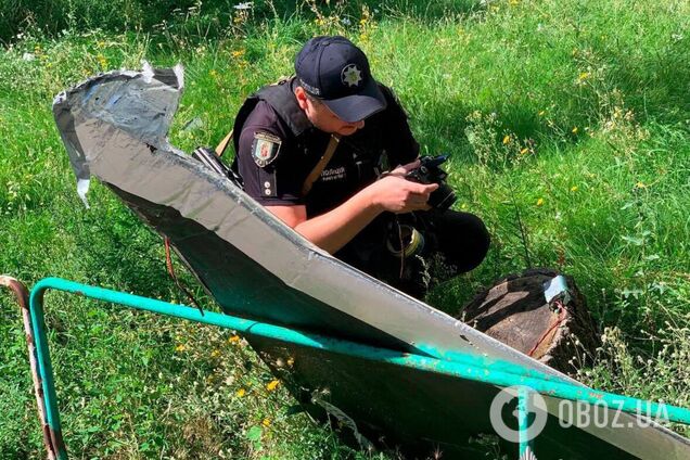 У Києві під час повітряної тривоги пролунали вибухи: у місті впав ворожий дрон. Усі подробиці та фото.