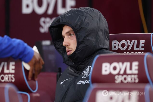 Футболист, которым 'Челси' заменил Мудрика, получил травму, не выходя на матч