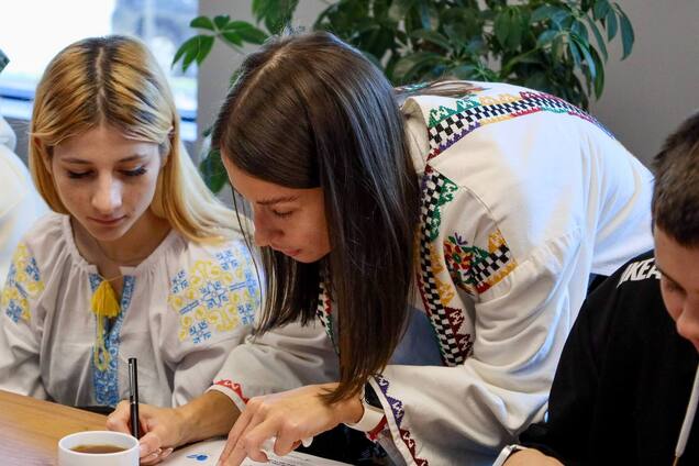 В Украину с оккупированных территорий вернулись еще трое детей: трогательные фото