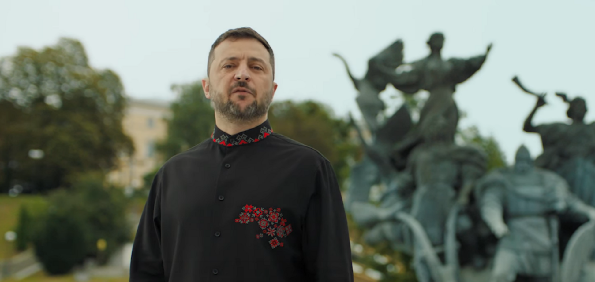 'Строим Украину, у которой будет достаточно силы': Зеленский поздравил украинцев с Днем Независимости. Видео