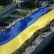 'Наш путь сквозь бурные времена': в Одессе развернули 34-метровый флаг Украины. Фото и видео