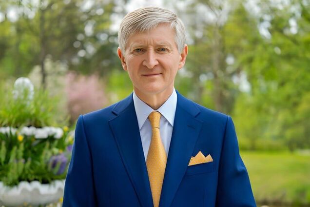 Вистоїмо та збудуємо сильну, справедливу й успішну Україну: Ахметов привітав українців з Днем Незалежності