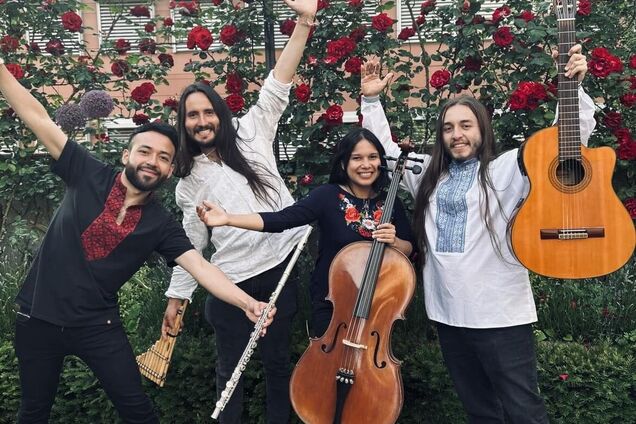 Колумбійський гурт заспівав гімн Української Народної Республіки в центрі Львова та зчинив фурор у мережі. Відео