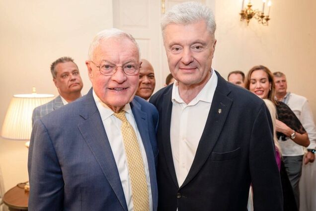 'На кону – мир і безпека України та світу': Порошенко у Києві провів зустріч із Келлогом