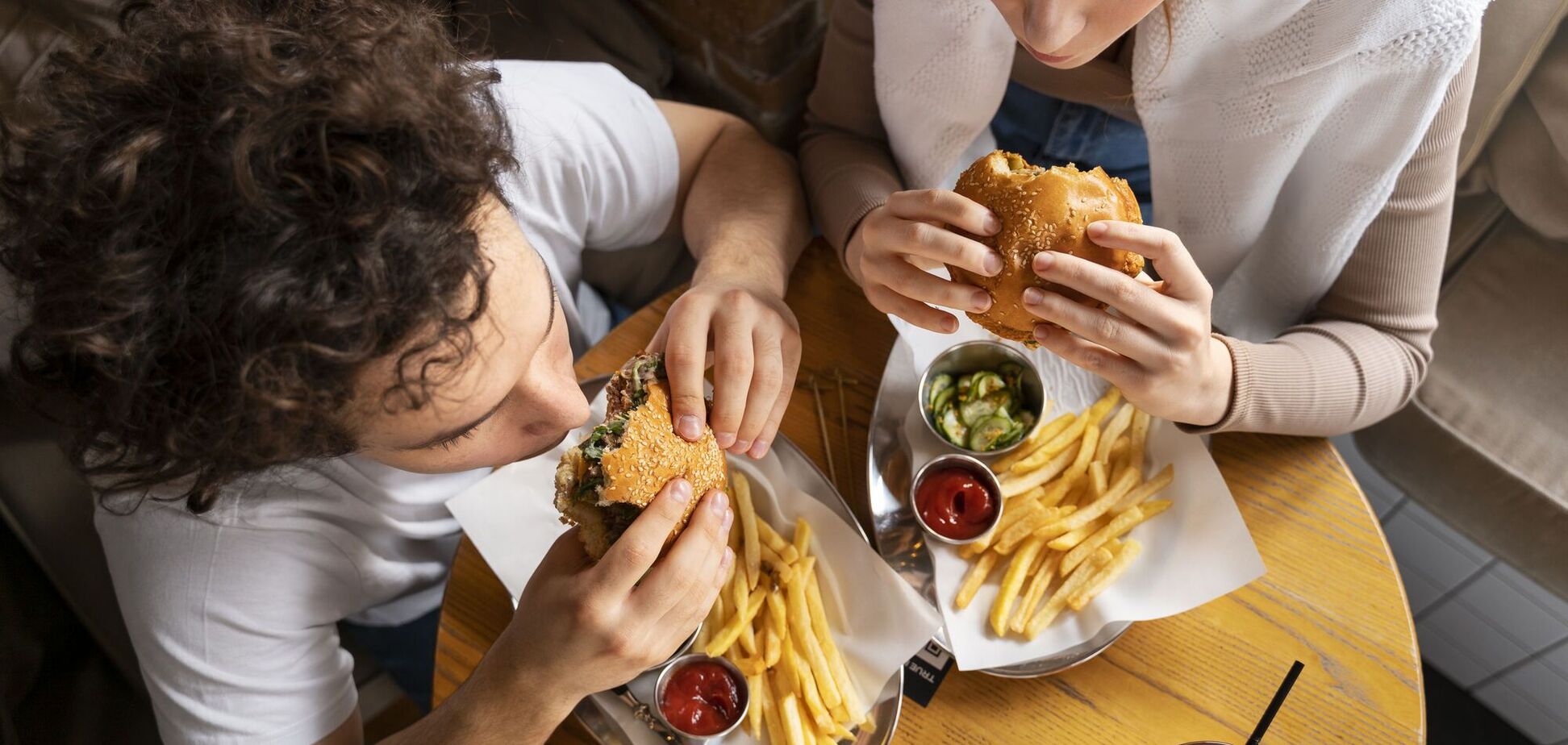 9 продуктів, які найбільше шкодять вашим м’язам