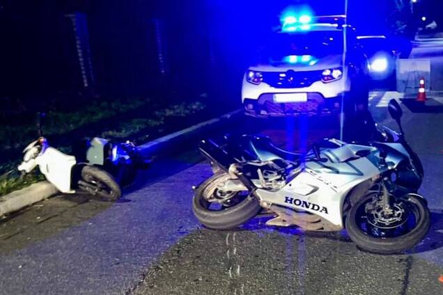 На Киевщине мотоциклист протаранил 16-летнего водителя мопеда: подростка госпитализировали. Подробности и фото