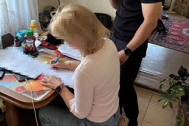 Ездила на курорты за границу вместо службы: военной с Полтавщины сообщили о подозрении