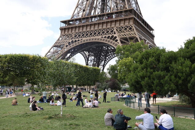 Полиция услышала крики: 32-летнюю украинку изнасиловали в Париже возле Эйфелевой башни