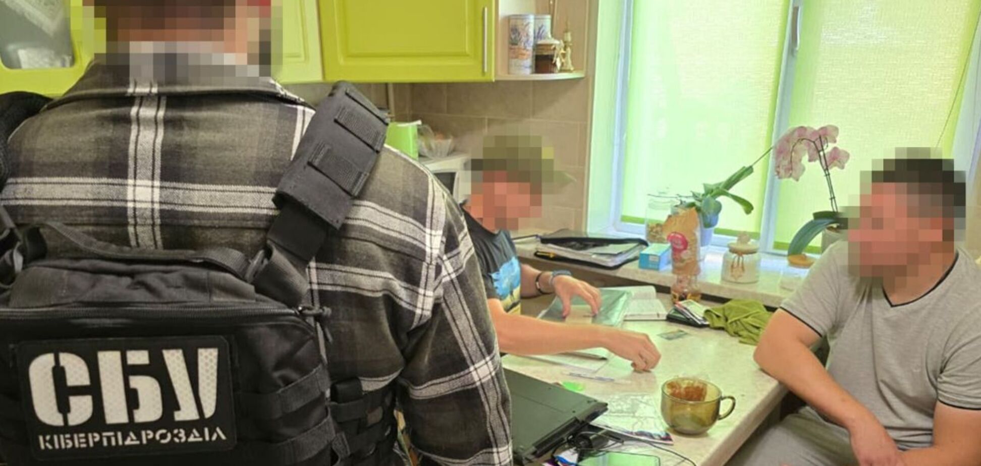 Наводил российские ракеты на объекты Сил обороны в пяти областях Украины: на Киевщине задержали злоумышленника. Фото