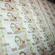 Иллюстративное фото. 100 гривен, украинская валюта, купюра