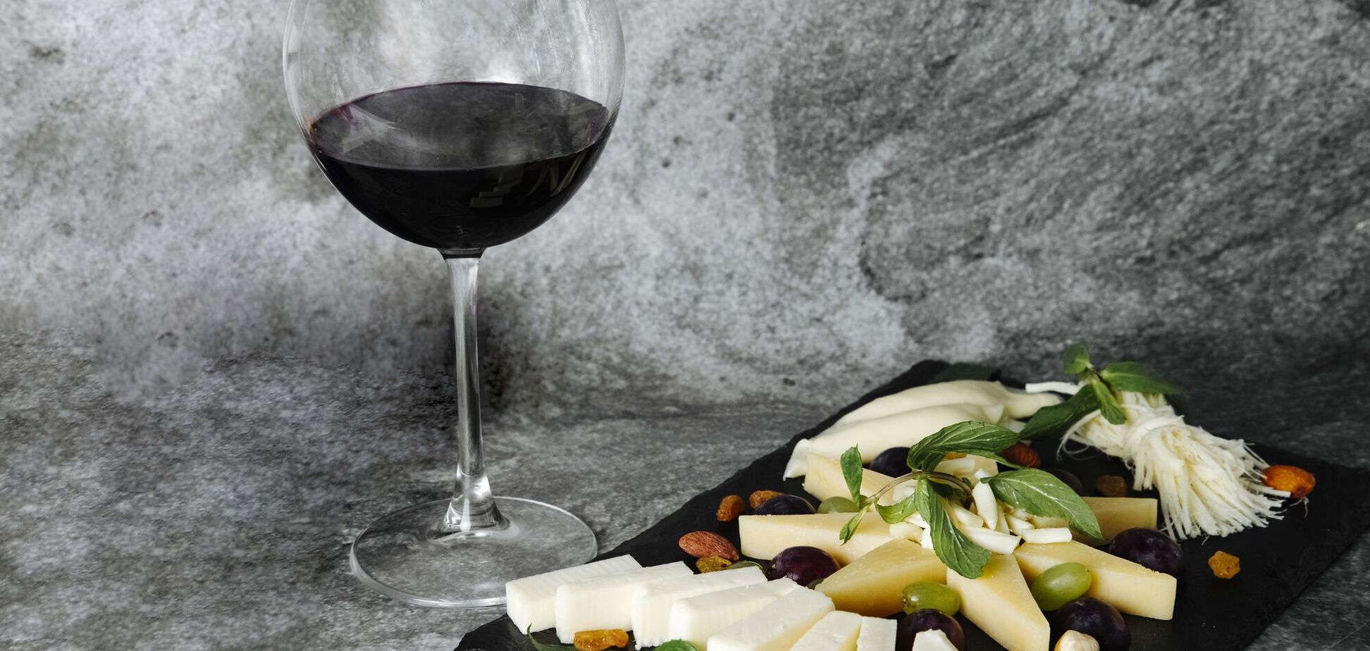Вино і сир: дует, що покращує роботу мозку