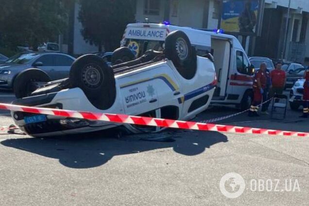 У Києві сталась аварія за участі авто поліції: загинув правоохоронець. Усі подробиці та фото