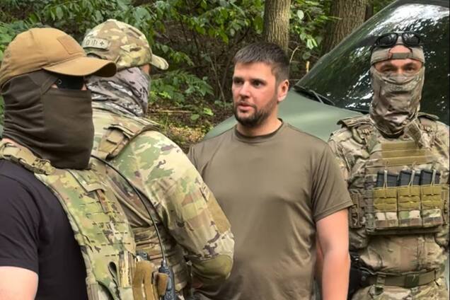 Бизнесмен Шухнин приобрел для разведчиков внедорожник и призвал коллег также отдавать часть прибыли защитникам