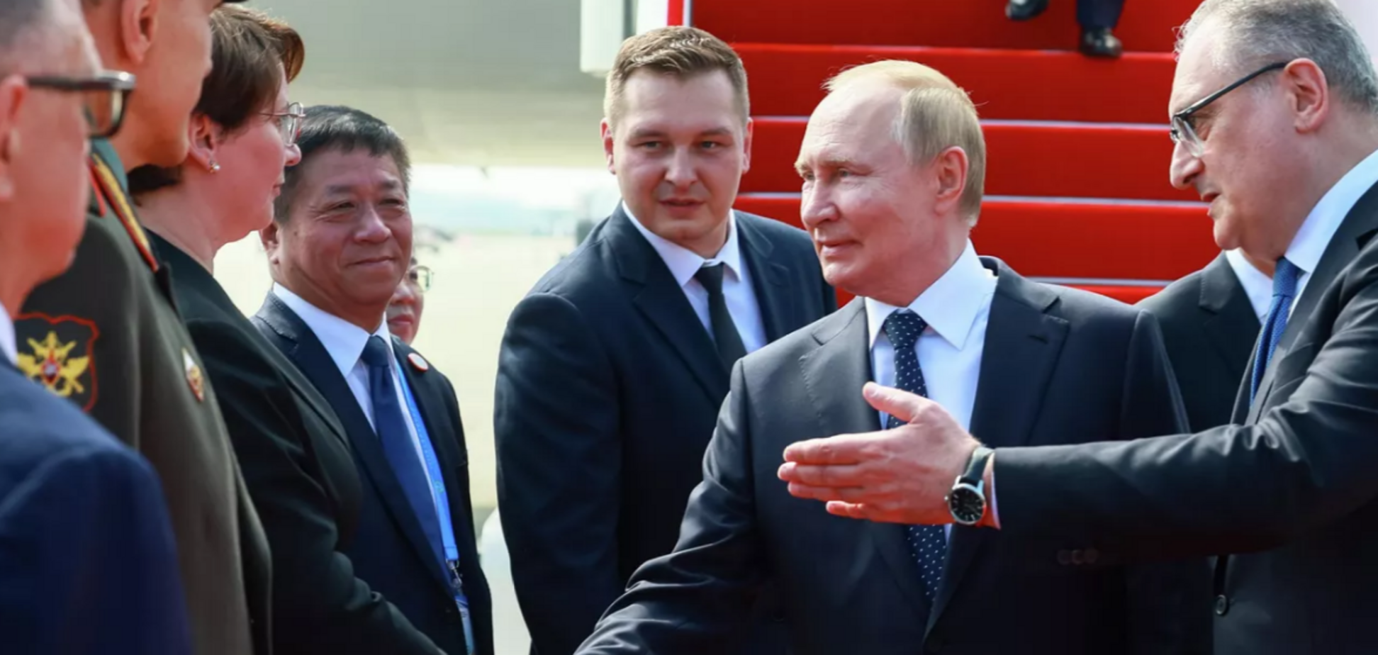 Зустрічали з червоною доріжкою: чому Путін прибув у Китай у 'переломний' момент перемовин щодо України