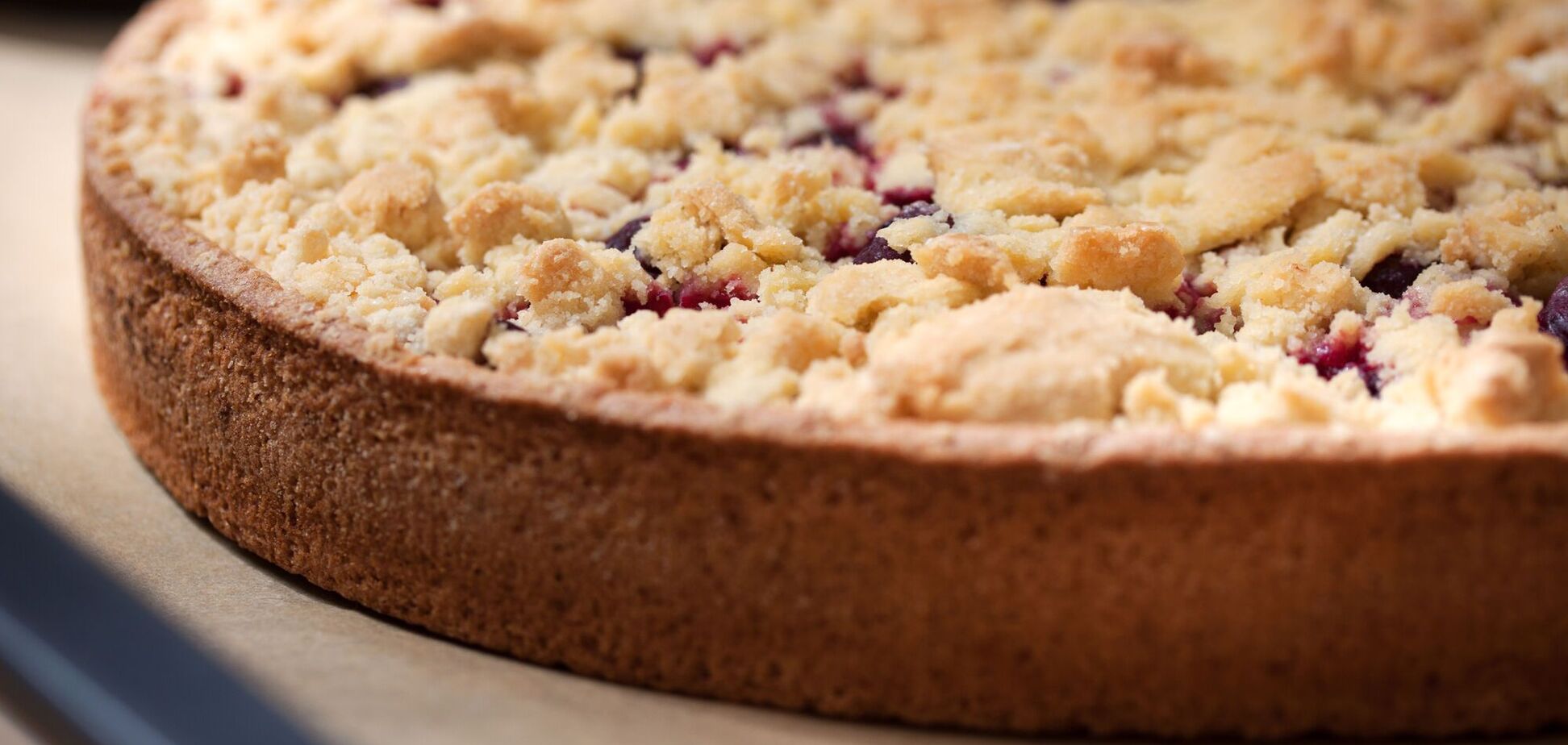 Что испечь с замороженными вишнями: рецепт для уютного семейного чаепития