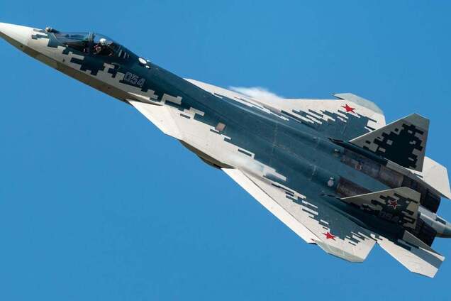 Похожа на 'Циркон': росСМИ заявили об оборудовании истребителя Су-57 новой гиперзвуковой ракетой