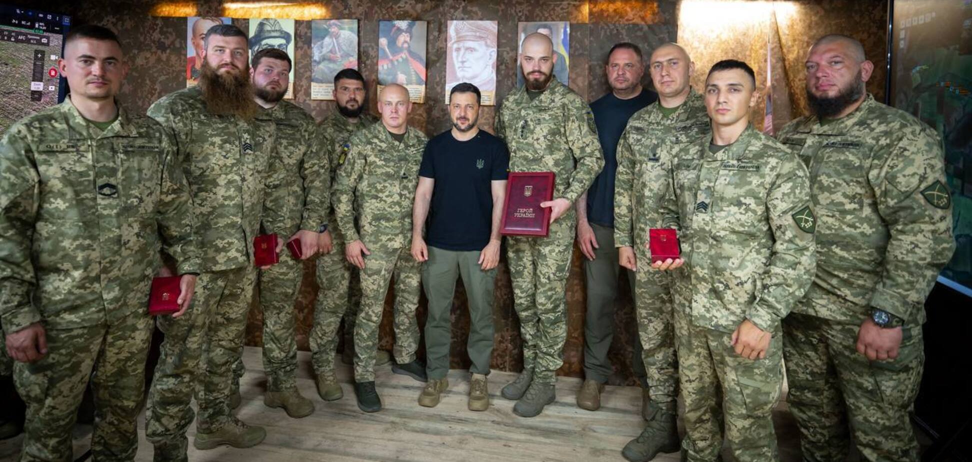 Зеленський побував на Сумському напрямку фронту: які важливі питання обговорив із командирами. Фото