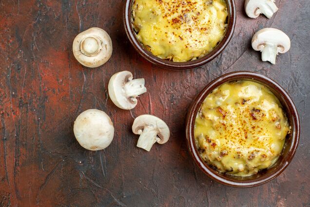 Жульєн із філе та грибів: рецепт найсмачнішої домашньої закуски за 30 хвилин