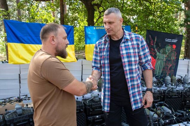 Бійці на фронті отримають ще 900 БПЛА від громади Києва