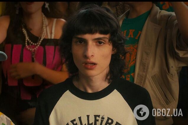 Звезда 'Очень странных дел' рассказал, как каждый месяц помогает Украине