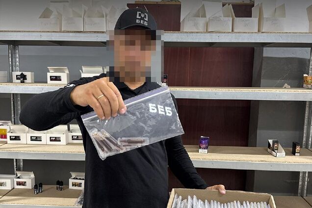 БЭБ разоблачило масштабное подпольное производство вейпов