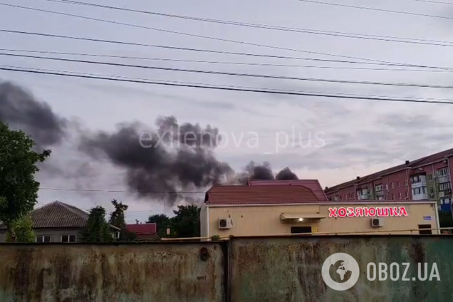 Дрони атакували військову частину в Слов'янську-на-Кубані: сталась пожежа. Фото й відео