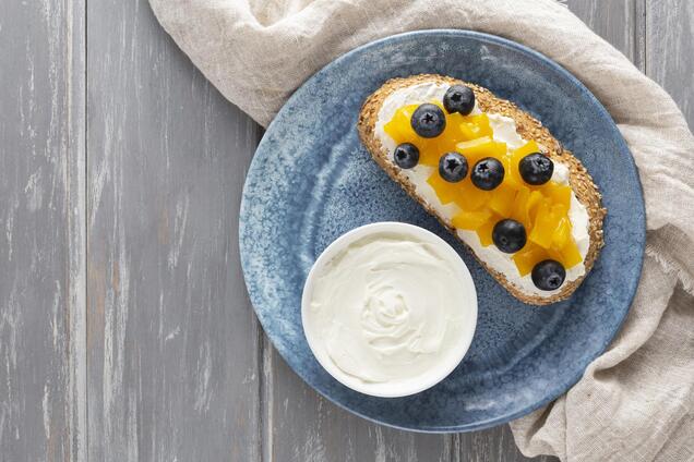 Домашній крем-сир з двох інгредієнтів: рецепт за копійки