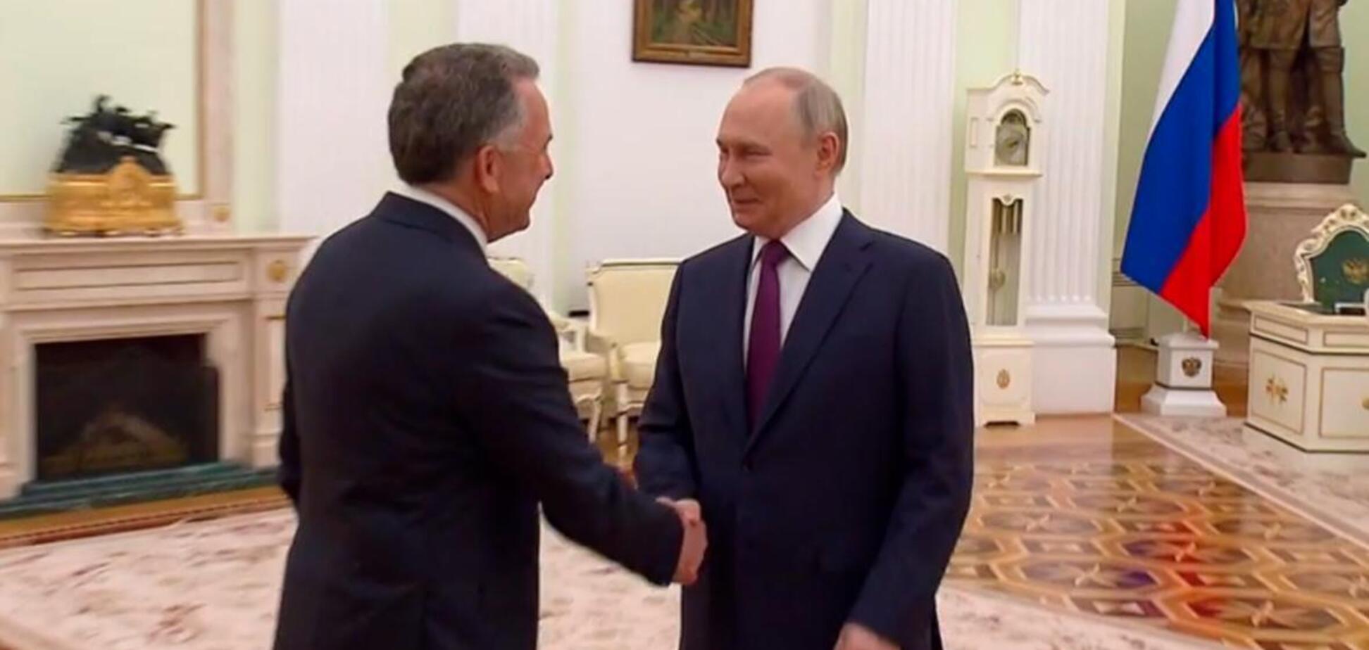 Путин потребует от Украины сдать весь Донбасс для мирного соглашения – Bloomberg