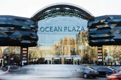 У ТЦ Ocean Plaza в Києві влетіло авто: усі подробиці. Відео