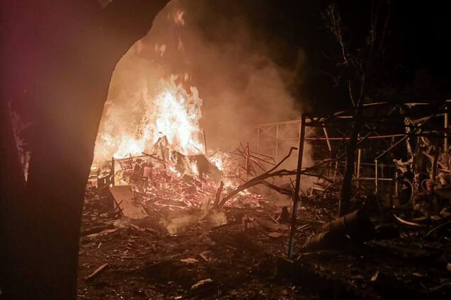 Оккупанты атаковали Киевскую область дронами: произошли пожары, есть пострадавшие. Фото и видео