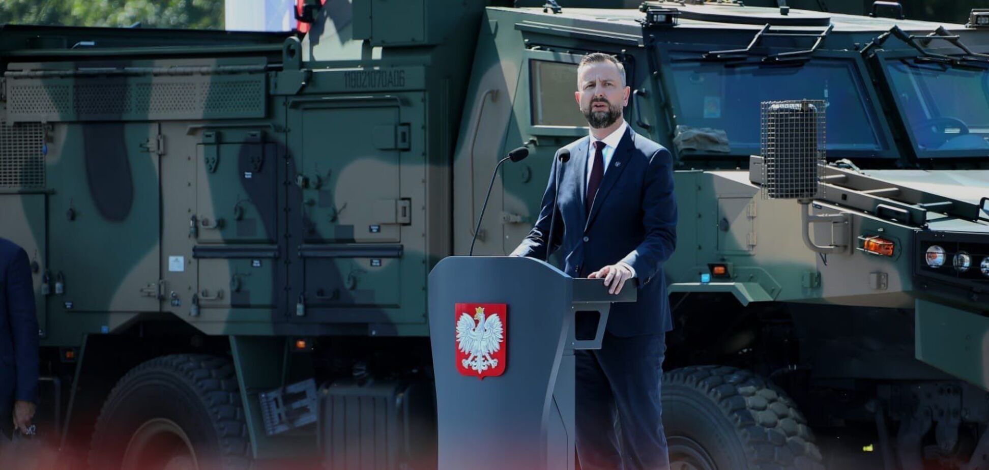 'Там гибнут дети': министр обороны Польши предостерег партнеров от привыкания к войне в Украине