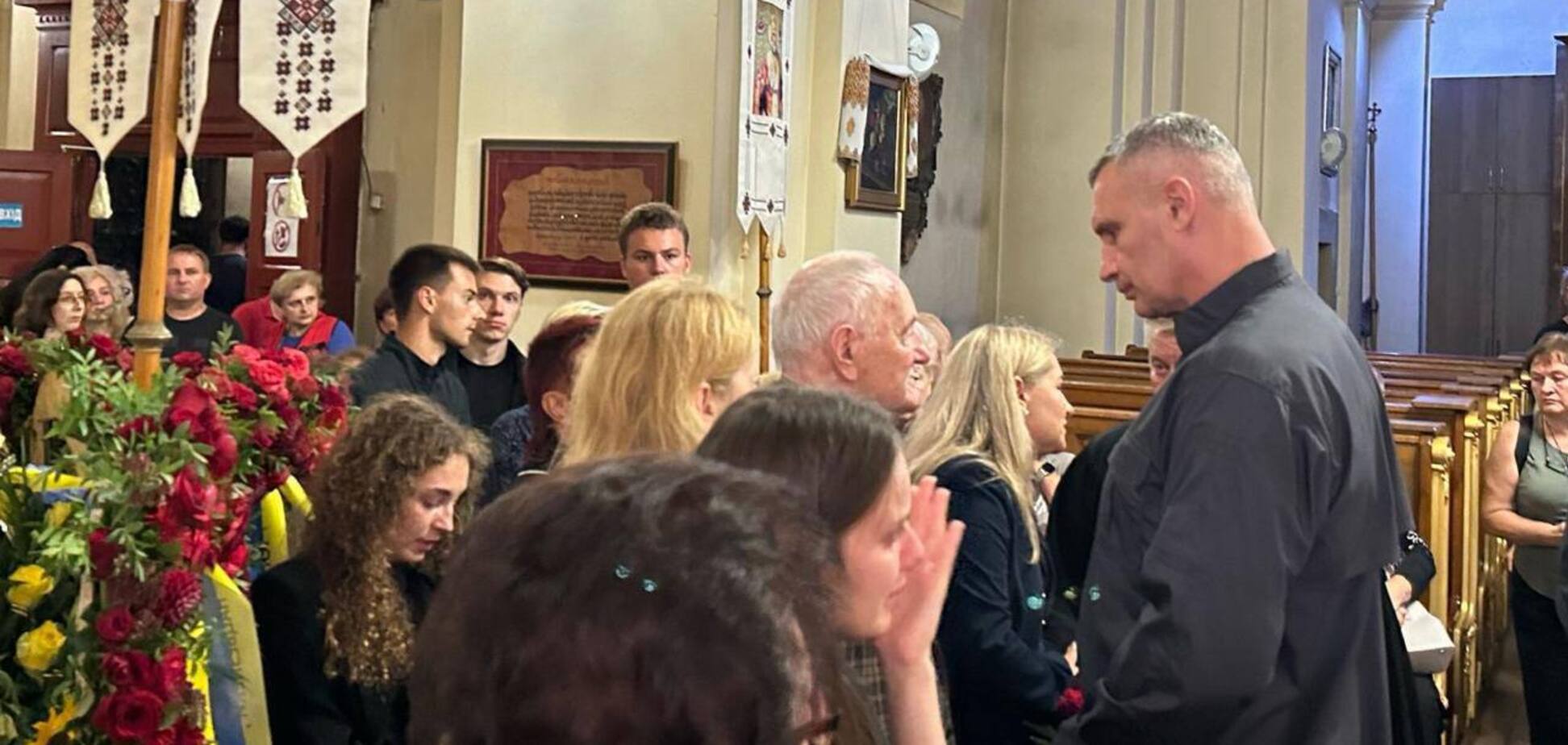 Отдал дань уважения великому патриоту и настоящему борцу за Украину: Кличко приехал во Львов попрощаться с Парубием