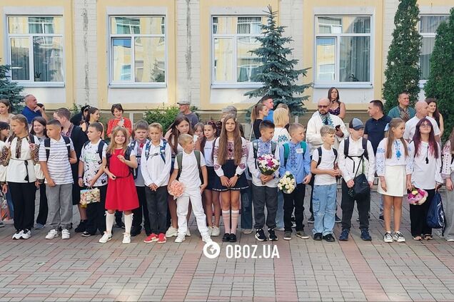 Перший дзвоник у присутності батьків: як у Києві святкували День знань. Фоторепортаж