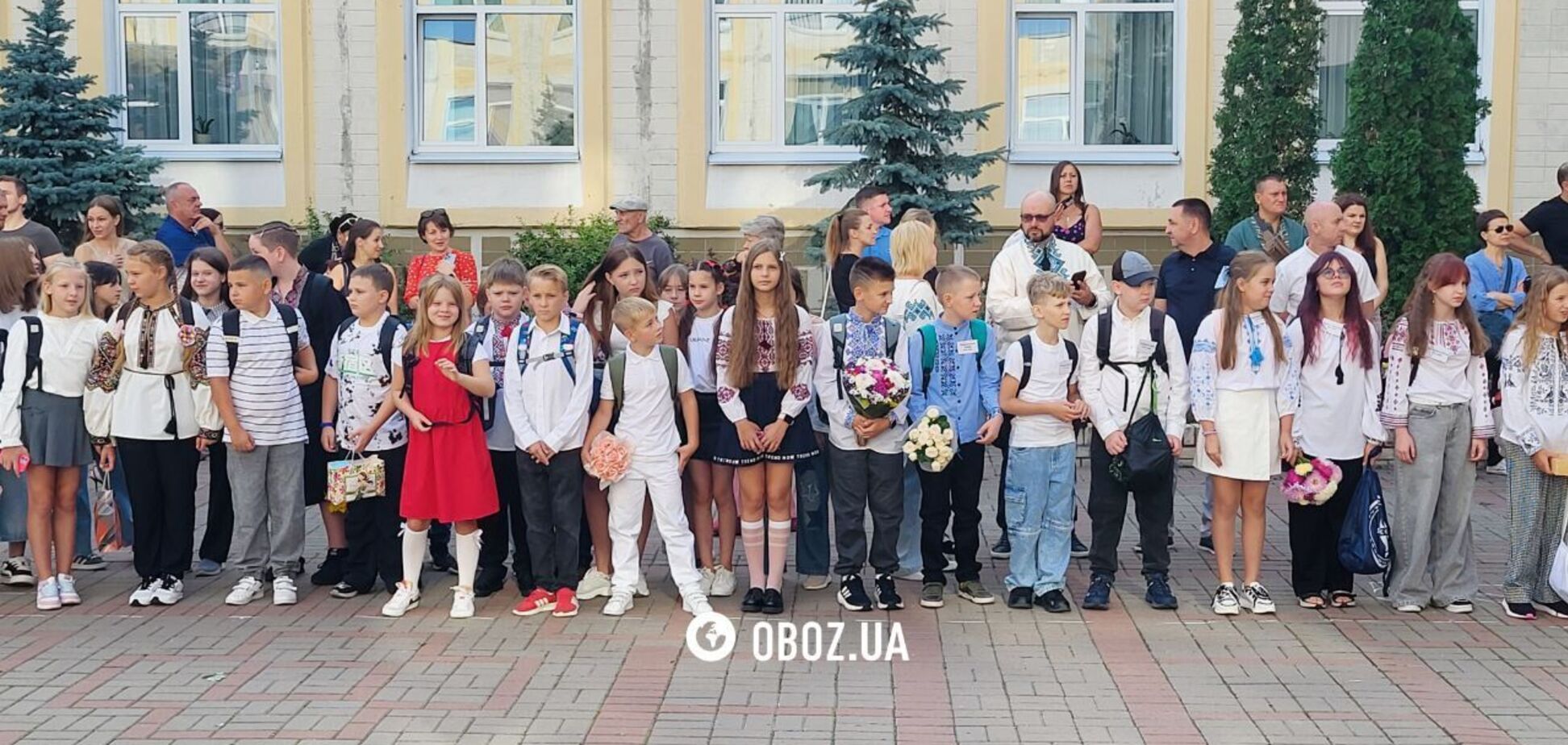 Перший дзвоник у присутності батьків: як у Києві святкували День знань. Фоторепортаж