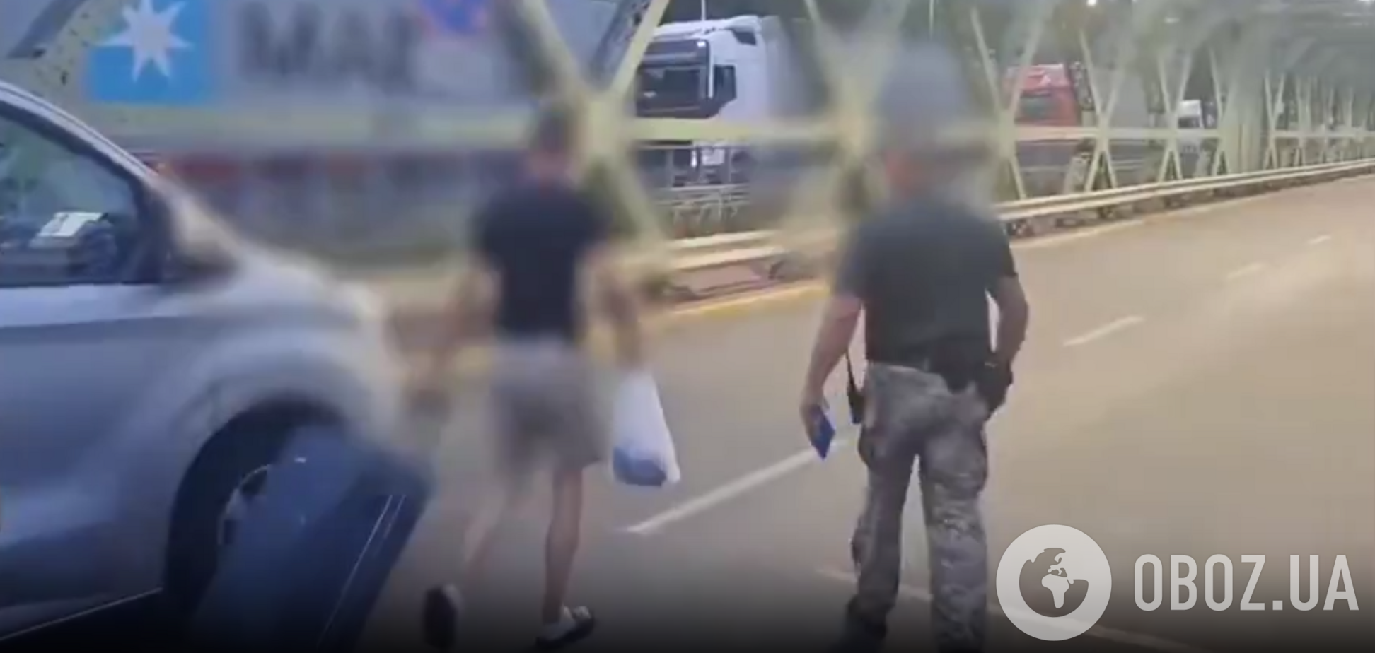 Украинца, который угрожал поджогами из-за вето Навроцкого, депортировали из Польши. Видео