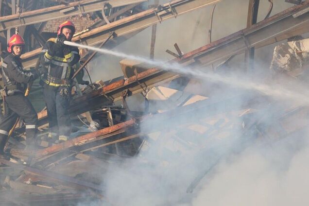 Оккупанты атаковали Винницкую область: есть попадания в гражданские промышленные объекты, пострадали десятки людей. Фото и видео