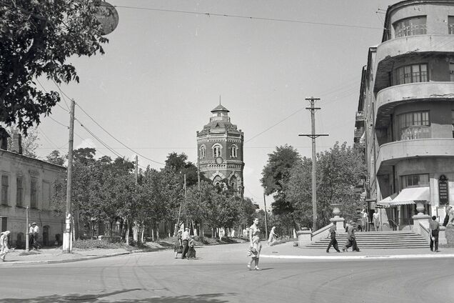 Старі фото України: у мережі показали, якими були раніше водонапірні вежі