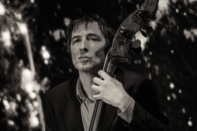 Контрабас, джаз и свобода импровизации: история Валентина Корниенко, который играет без границ