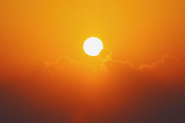 Перед вспышкой на Солнце заметили гигантскую букву S: что это было