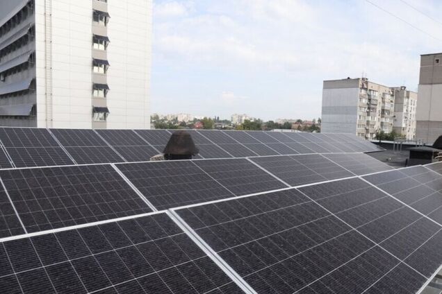 В Днепре систему солнечных панелей установили на одном из первых ПТУ