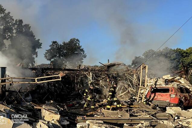 Оккупанты ударили дронами по промышленной зоне на окраине Сум и атаковали область ракетами: есть погибшие. Фото