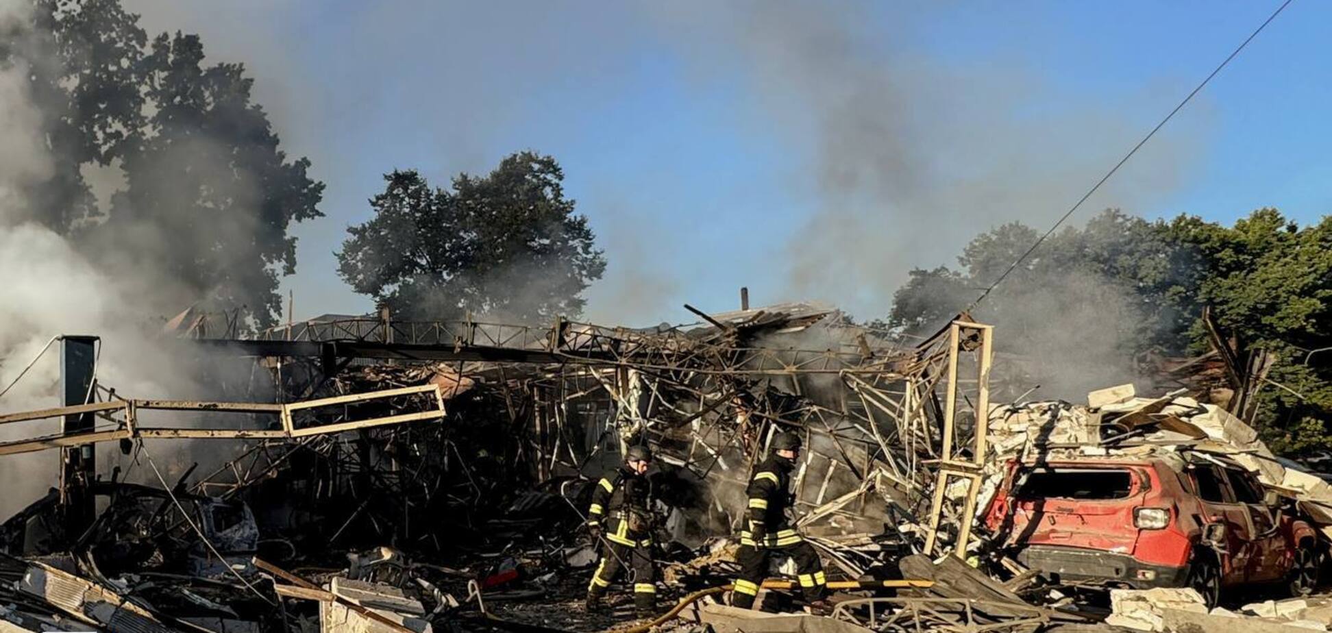 Оккупанты ударили дронами по промышленной зоне на окраине Сум и атаковали область ракетами: есть погибшие. Фото