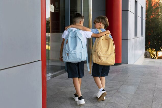 'Ми нікому не скажемо': українців захопив вчинок школяра, який поділився одним балом оцінки з другом