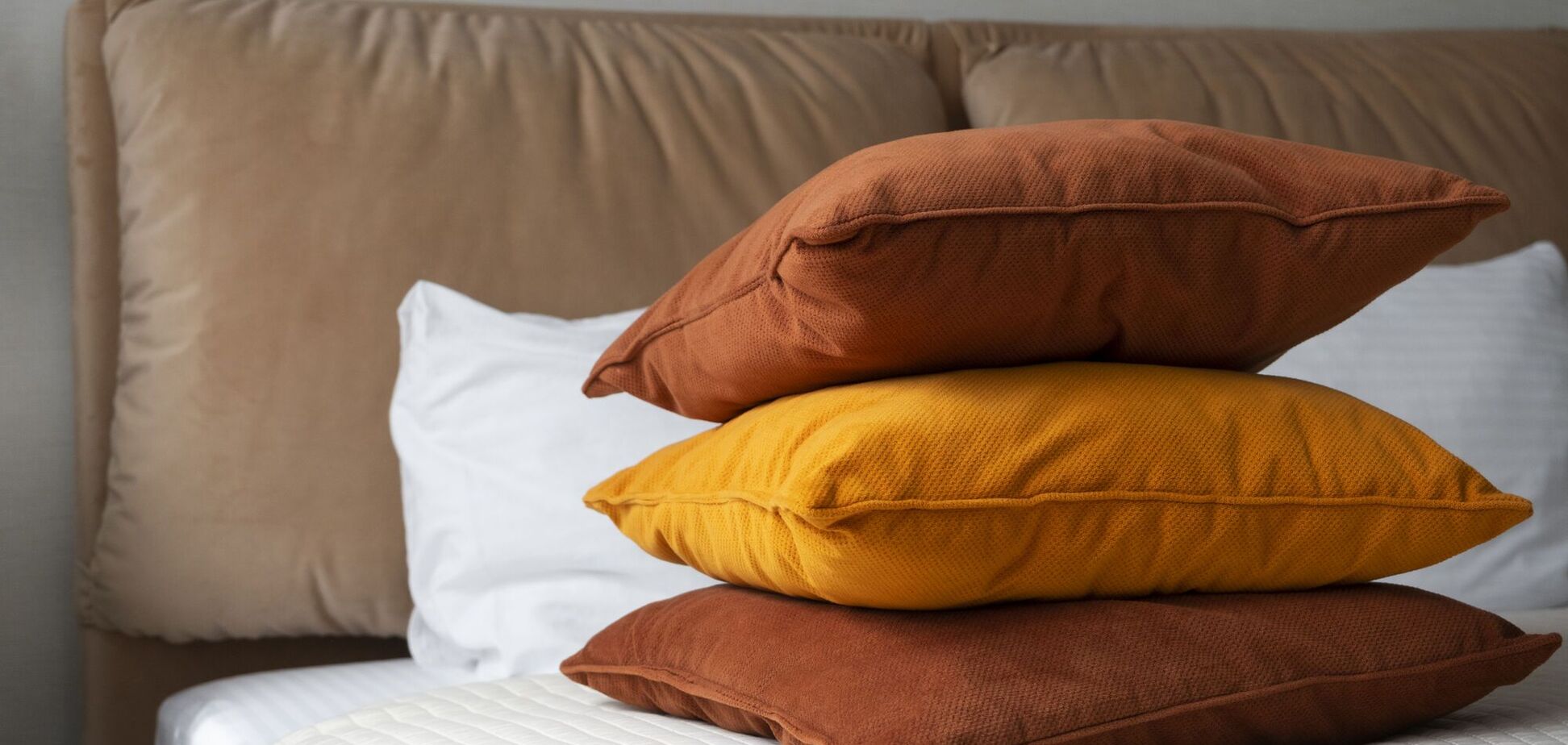 Как очистить одеяла и подушки без стиральной машины: простой метод