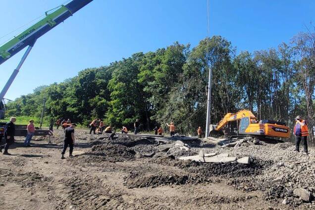 В поезде на Киевщине прогремели мощные взрывы: в полиции раскрыли детали. Фото