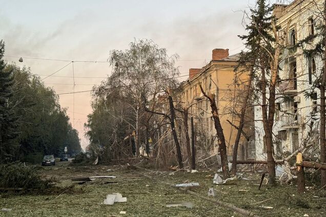 Россия ударила тремя бомбами по центру Краматорска: пострадали 19 человек. Фото